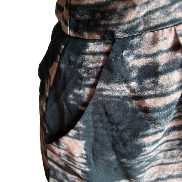 Meek Romper - Picture 4 of 12